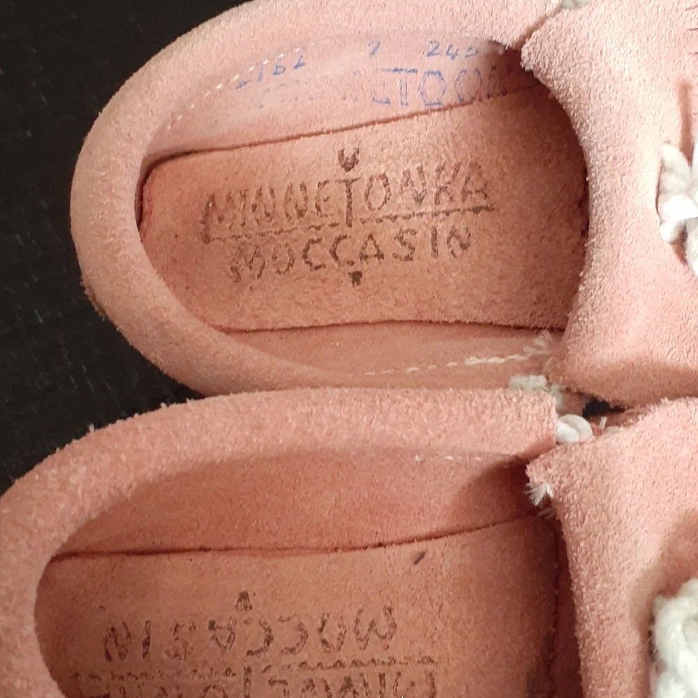 MINNETONKA MOCCASINS